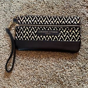 Adrianne Vittadini wristlet new!